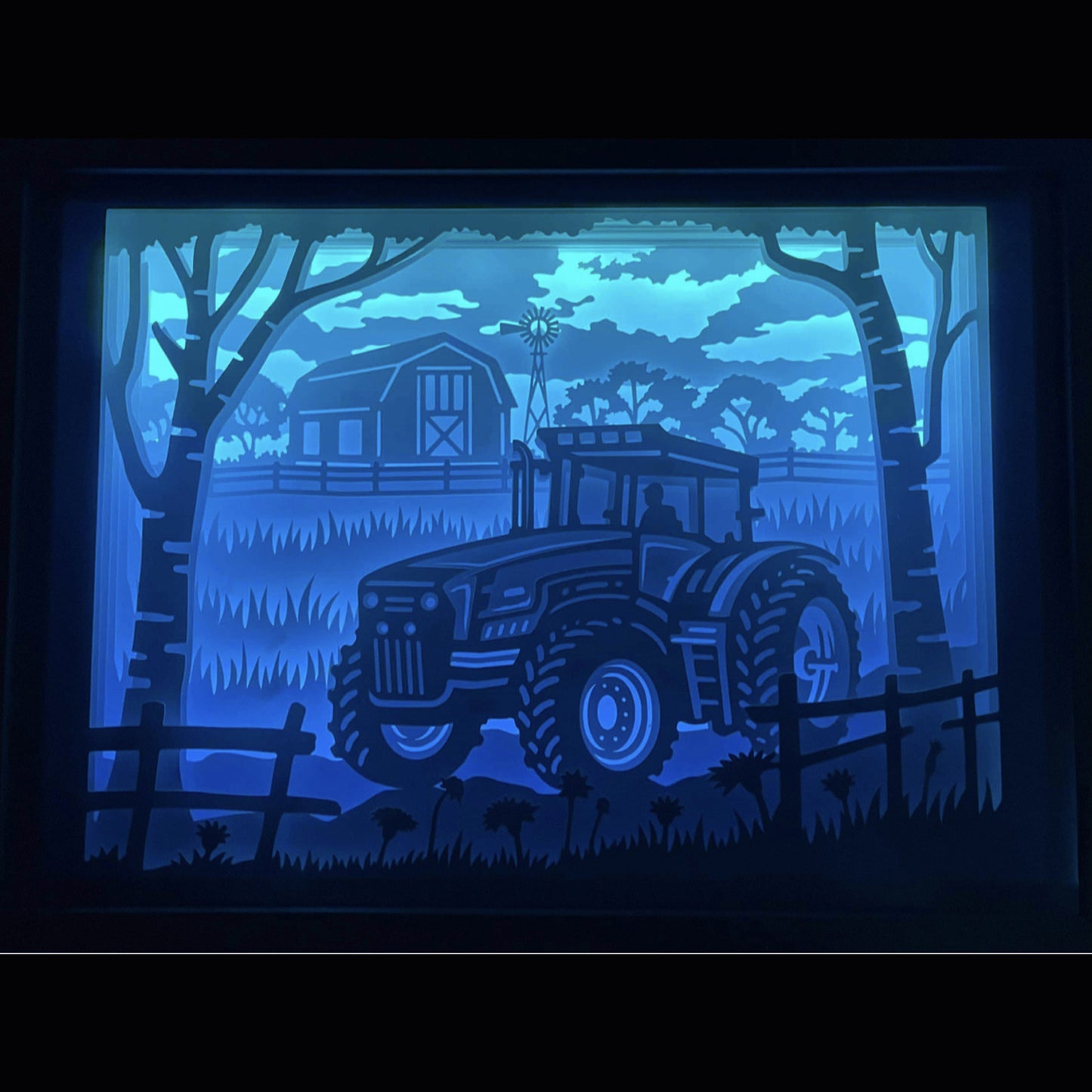 tracteur, tracteur de ferme, tracteur agricole, campagne, champs, labour, ferme et nature, engin agricole, silhouette tracteur, décor rural, tableau lumineux tracteur, lightbox campagne, shadowbox tracteur, papier découpé, décoration murale champêtre, idée cadeau agriculteur, déco ferme, univers agricole, cadre lumineux tracteur, travail de la terre