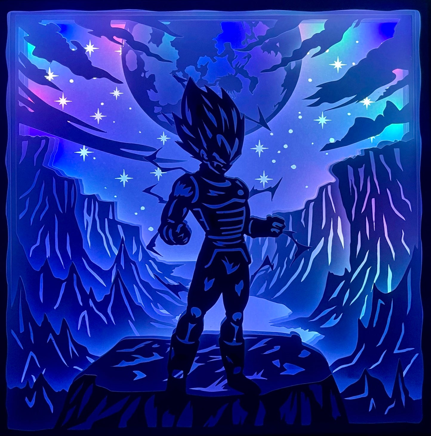 Vegeta, Dragon Ball, Dragon Ball Z, Dragon Ball Super, prince des Saiyans, rival de Goku, super saiyan, guerrier Saiyan, manga culte, anime culte, Akira Toriyama, combat épique, saga DBZ, personnage emblématique, Majin Vegeta, guerrier de l’espace, univers fantastique, tableau lumineux, lightbox, shadowbox, cadre lumineux, papier découpé, art lumineux, décoration murale, idée cadeau manga, déco geek, cadeau otaku