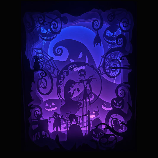L’Étrange Noël de Monsieur Jack, The Nightmare Before Christmas, Tim Burton, Disney, Jack Skellington, Sally, Oogie Boogie,roi des citrouilles, citrouille, squelette, personnage culte, univers gothique, film d’animation culte, stop motion, Halloween Town, Noël magique, film sombre et féerique, héros emblématique, tableau lumineux, lightbox, shadowbox, cadre lumineux, papier découpé, art lumineux, décoration murale, idée cadeau Disney, déco geek