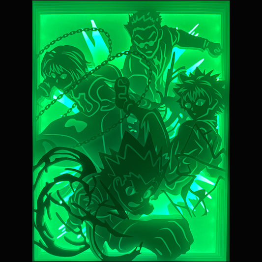 Hunter x Hunter, HxH, Yoshihiro Togashi, Gon Freecss, Killua Zoldyck, Kurapika, Leorio, Hisoka, Chrollo, Kuroro, Brigade fantôme, Nen, examen Hunter, Greed Island, York Shin City, Chimera Ants, manga culte, anime culte, shonen légendaire, univers fantastique, combat épique, tableau lumineux, lightbox, shadowbox, cadre lumineux, papier découpé, art lumineux, décoration murale, idée cadeau manga, déco geek, cadeau otaku