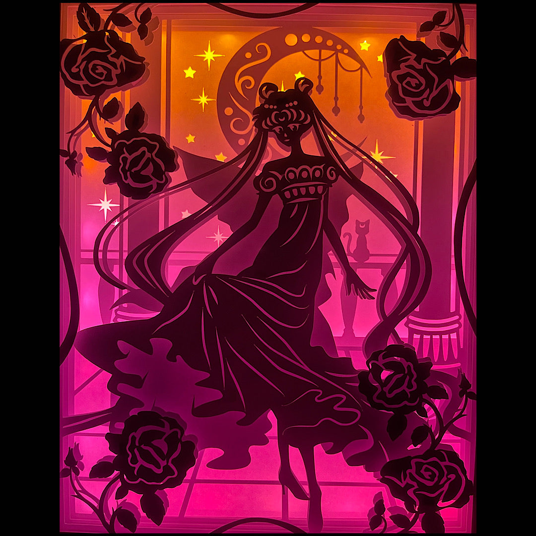 Sailor Moon, Naoko Takeuchi, Usagi Tsukino, Princesse Serenity, Silver Millennium, Crystal Tokyo, guerrières Sailor, Luna, Tuxedo Mask, Chibiusa, manga culte, anime culte, shoujo magique, lune et étoiles, sceptre lunaire, transformation magique, univers féerique, héroïne culte, années 90, art japonais, tableau lumineux, lightbox, shadowbox, cadre lumineux, papier découpé, art lumineux, décoration murale, idée cadeau manga, déco romantique, cadeau fan Sailor Moon
