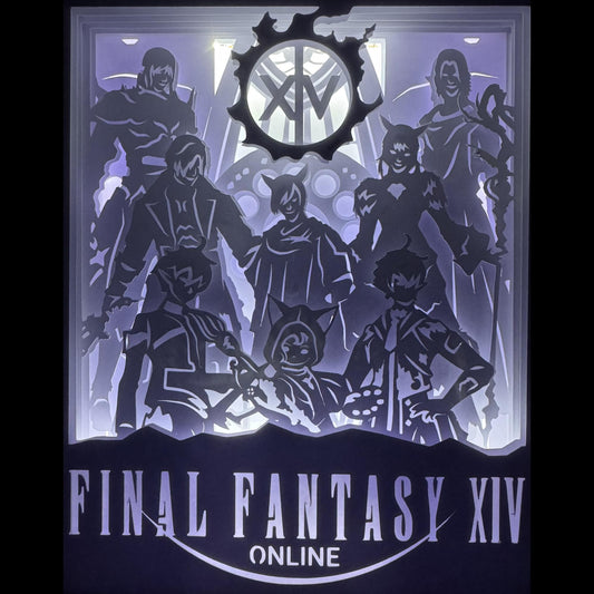 Final Fantasy XIV, FFXIV, Square Enix, MMO, MMORPG, jeu vidéo culte, Eorzea, Guerrier de la Lumière, Hydaelyn, Cristaux, Bahamut, Ifrit, Shiva, univers fantasy, raid FFXIV, job classes, paladin, mage noir, invocateur, chevalier dragon, décor épique, saga Final Fantasy, tableau lumineux, lightbox, shadowbox, cadre lumineux, papier découpé, art lumineux, décoration murale, idée cadeau gamer, déco geek, cadeau fan Final Fantasy
