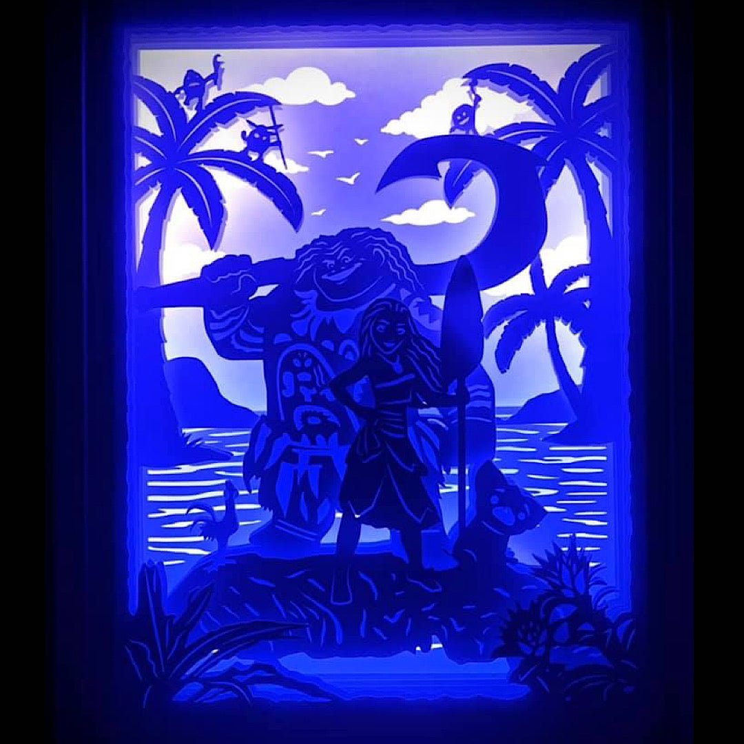Vaiana, Maui, Disney, océan, Polynésie, esprit de l’océan, légende polynésienne, aventure en mer, demi-dieu, île tropicale, décor exotique, tableau lumineux Vaiana, lightbox Disney, shadowbox, papier découpé, cadre lumineux, décoration Disney, idée cadeau enfant, film d’animation, héroïne Disney, art lumineux