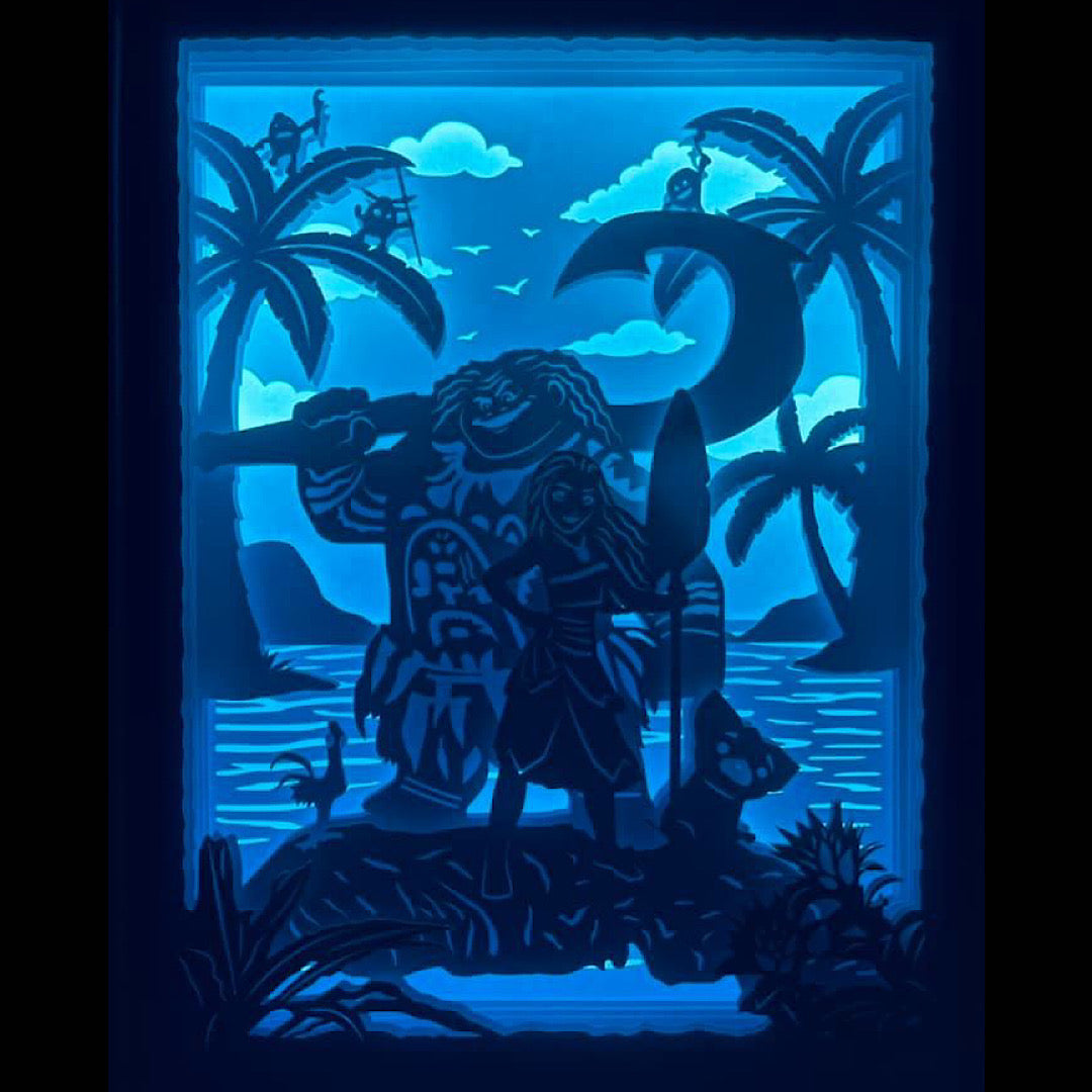 Vaiana, Maui, Disney, océan, Polynésie, esprit de l’océan, légende polynésienne, aventure en mer, demi-dieu, île tropicale, décor exotique, tableau lumineux Vaiana, lightbox Disney, shadowbox, papier découpé, cadre lumineux, décoration Disney, idée cadeau enfant, film d’animation, héroïne Disney, art lumineux