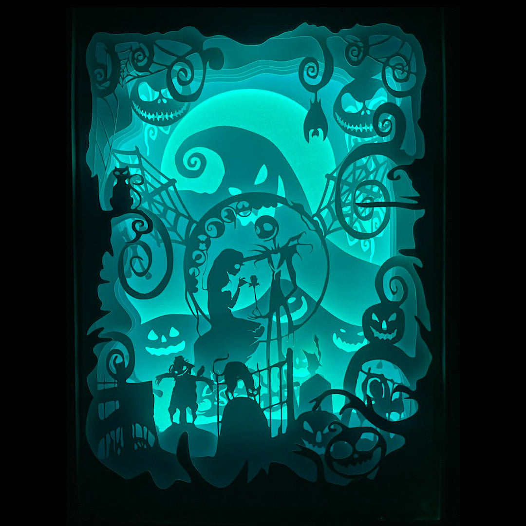 L’Étrange Noël de Monsieur Jack, The Nightmare Before Christmas, Tim Burton, Disney, Jack Skellington, Sally, Oogie Boogie,roi des citrouilles, citrouille, squelette, personnage culte, univers gothique, film d’animation culte, stop motion, Halloween Town, Noël magique, film sombre et féerique, héros emblématique, tableau lumineux, lightbox, shadowbox, cadre lumineux, papier découpé, art lumineux, décoration murale, idée cadeau Disney, déco geek