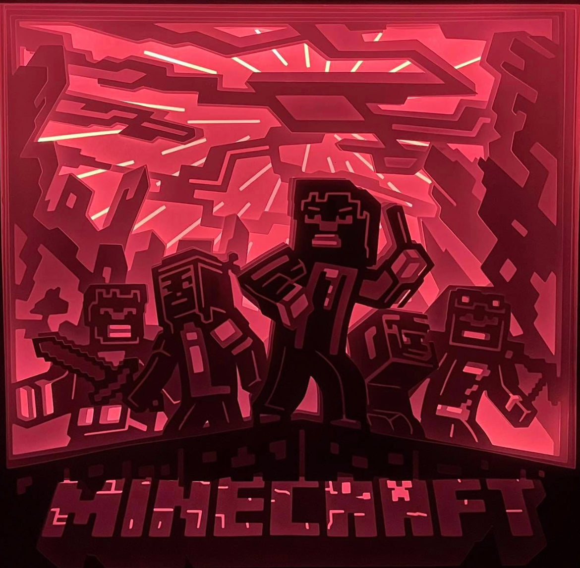 Minecraft, déco chambre enfant, univers cubique, blocs colorés, jeu vidéo pour enfants, Steve, Alex, Creeper, animaux Minecraft, construction créative, pixel art, monde imaginaire, survie et aventure, jeu PC et consoles, univers ludique, cadeau enfant gamer, tableau lumineux, lightbox, shadowbox, cadre lumineux, papier découpé, art lumineux, décoration murale, idée cadeau geek, déco gaming, déco chambre garçon, déco chambre fille, cadeau fan Minecraft