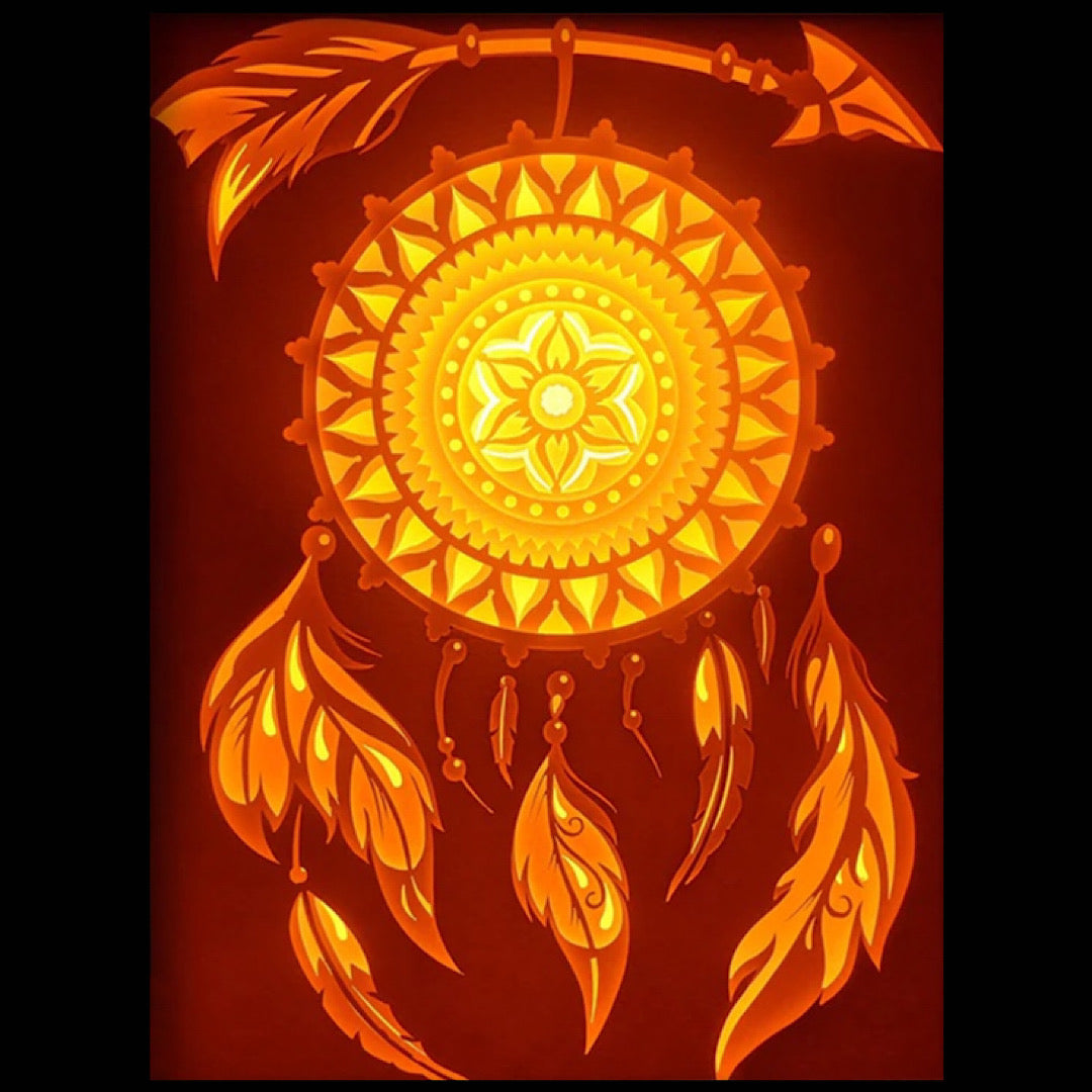 attrape-rêves, dreamcatcher, capteur de rêves, symbole amérindien, protection spirituelle, plumes décoratives, cercle sacré, décoration bohème, déco ethnique, univers spirituel, amulette protectrice, charme porte-bonheur, esprit tribal, artisanat inspiré, mandala lumineux, énergie positive, tableau lumineux, lightbox, shadowbox, cadre lumineux, décoration murale, papier découpé, art lumineux, idée cadeau spirituel, déco zen, déco bohème chic