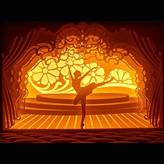 danseuse étoile, ballerine, ballet classique, danse classique, tutu, pointes de danse, élégance, grâce féminine, spectacle de danse, opéra, Opéra Garnier, scène artistique, chorégraphie, art du mouvement, univers poétique, tableau lumineux, lightbox, shadowbox, cadre lumineux, papier découpé, art lumineux, décoration murale, idée cadeau danse, déco artistique, ambiance féerique, passion danse, cadeau ballerine