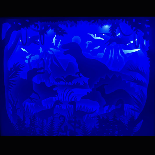 dinosaures, tyrannosaure, tricératops, vélociraptor, brachiosaure, dinosaure géant, animaux préhistoriques, jurassic, monde perdu, fossiles, créatures disparues, ère préhistorique, jungle primitive, univers jurassique, tableau lumineux, lightbox, shadowbox, cadre lumineux, papier découpé, art lumineux, décoration murale, idée cadeau enfants, déco chambre enfant, passion dinosaures, cadeau geek, déco nature