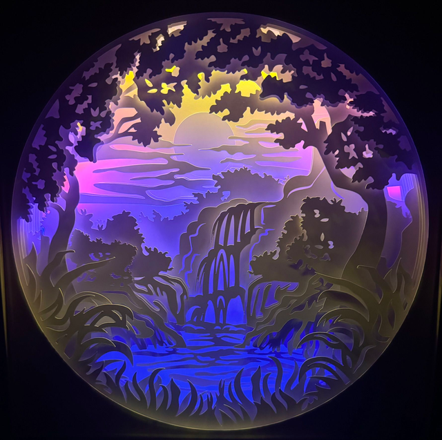 cascade, cascades naturelles, chute d’eau, rivière, torrent, nature sauvage, paysage naturel, décor aquatique, montagne, forêt, univers zen, fresque nature, eau vive, paysage relaxant, décor exotique, panorama naturel, harmonie, sérénité, tableau lumineux, lightbox, shadowbox, cadre lumineux, décoration murale, papier découpé, art lumineux, idée cadeau nature, déco zen, ambiance apaisante