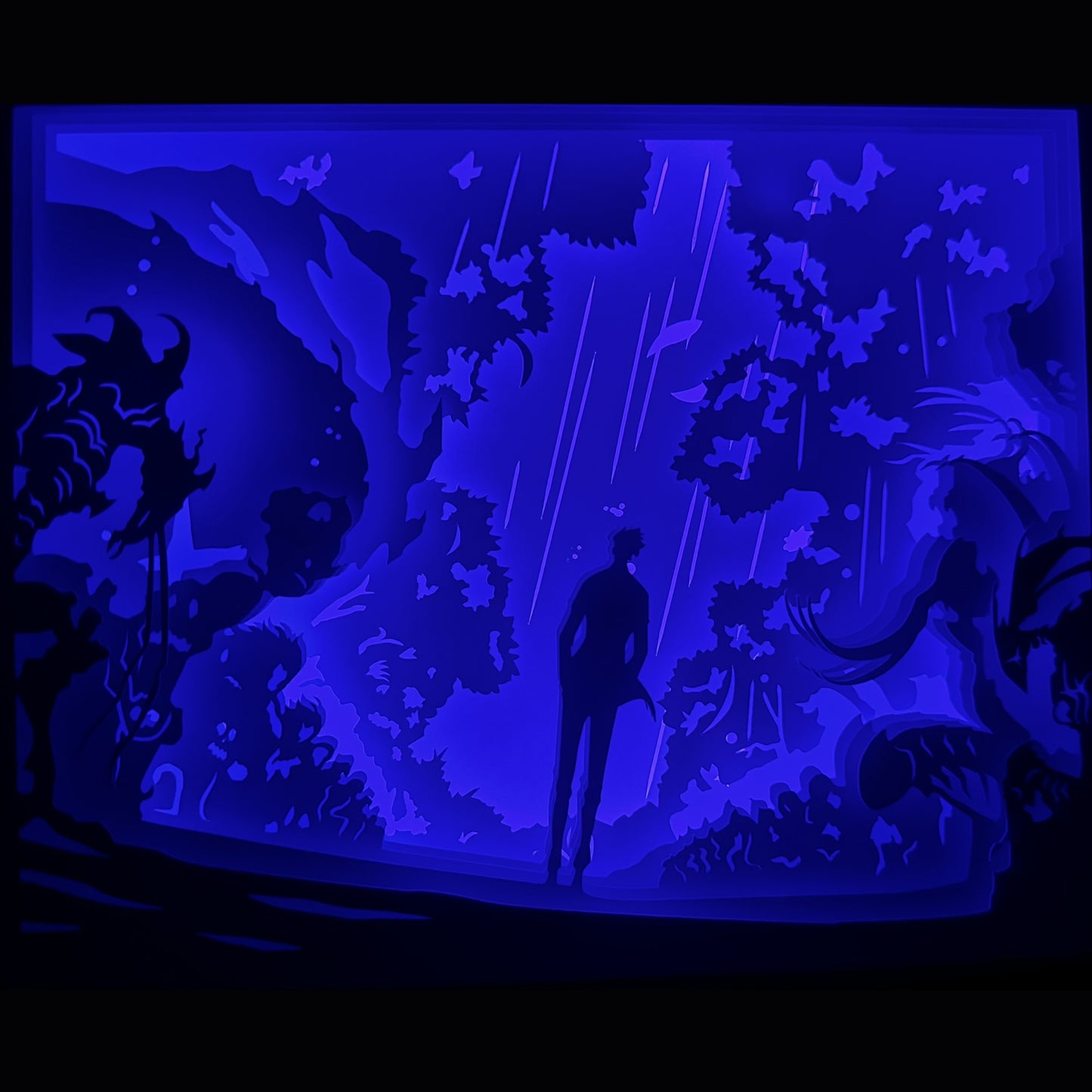 Solo Leveling, Na Honjaman Level Up, Chugong, Sung Jin-Woo, chasseur de rang S, Shadow Monarch, Cha Hae-In, Igris, Beru, anime Solo Leveling, manhwa coréen, webtoon culte, univers fantastique, donjons, monstres, portails, pouvoirs magiques, combat épique, montée en puissance, manga culte, anime 2024, héros sombre, tableau lumineux, lightbox, shadowbox, cadre lumineux, papier découpé, art lumineux, décoration murale, idée cadeau manga, déco geek, cadeau fan Solo Leveling